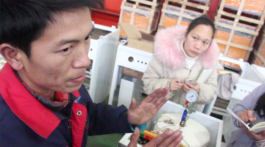 青青草精品视频员工培训
