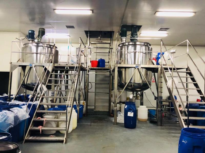 化工厂使用青青草精品视频配套生产洗发水