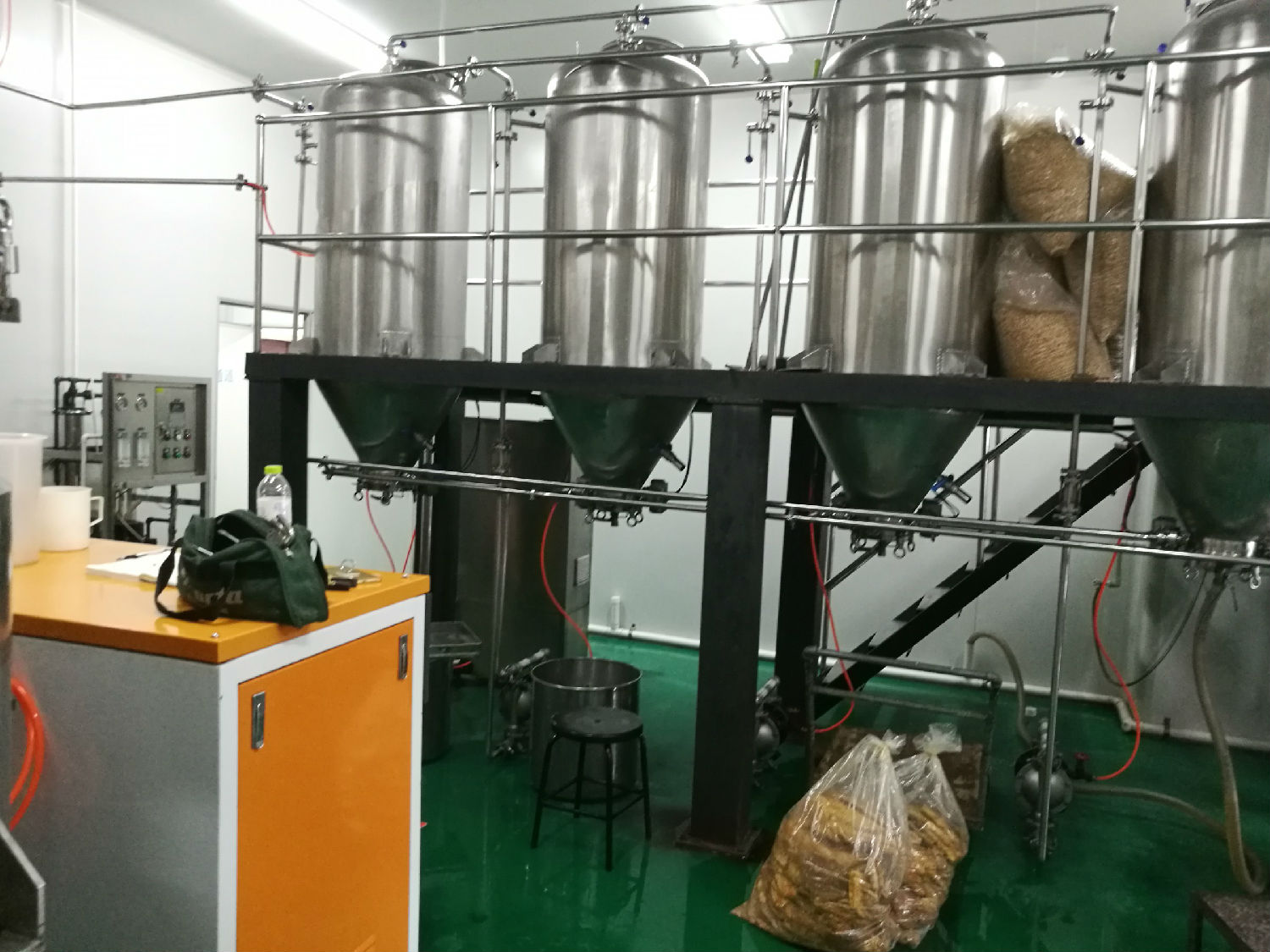 化工行业提纯和印染都可以使用青青草免费在线观看视频进行辅助加工生产