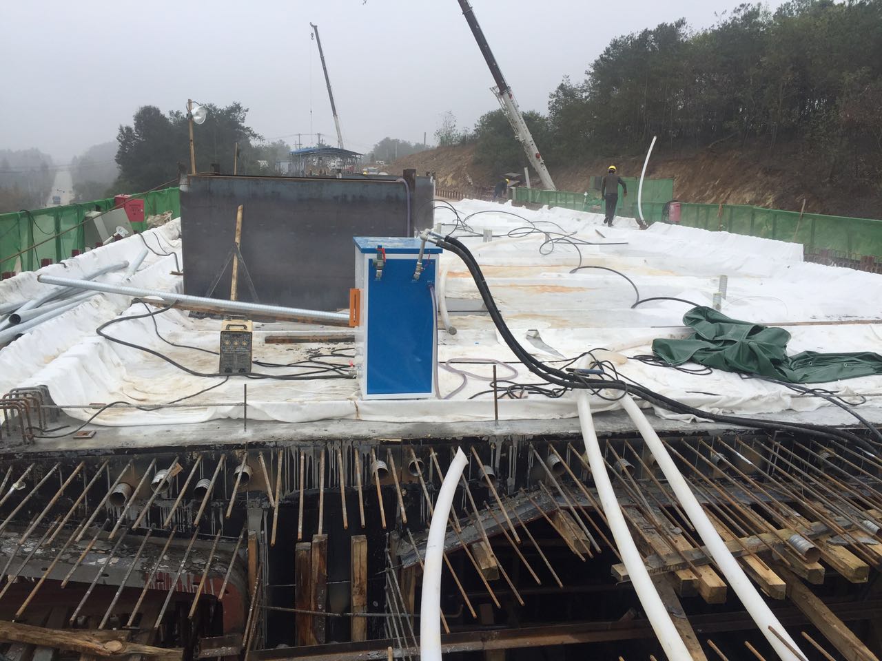混凝土工程如何开源节流？电加热混凝土养护蒸汽发生器智能又节能
