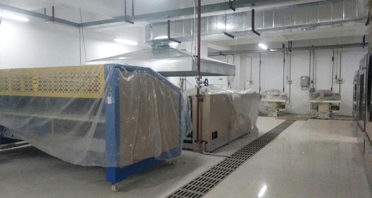 人员复杂，清洁消毒双到位使用酒店洗衣房青青草成人自拍